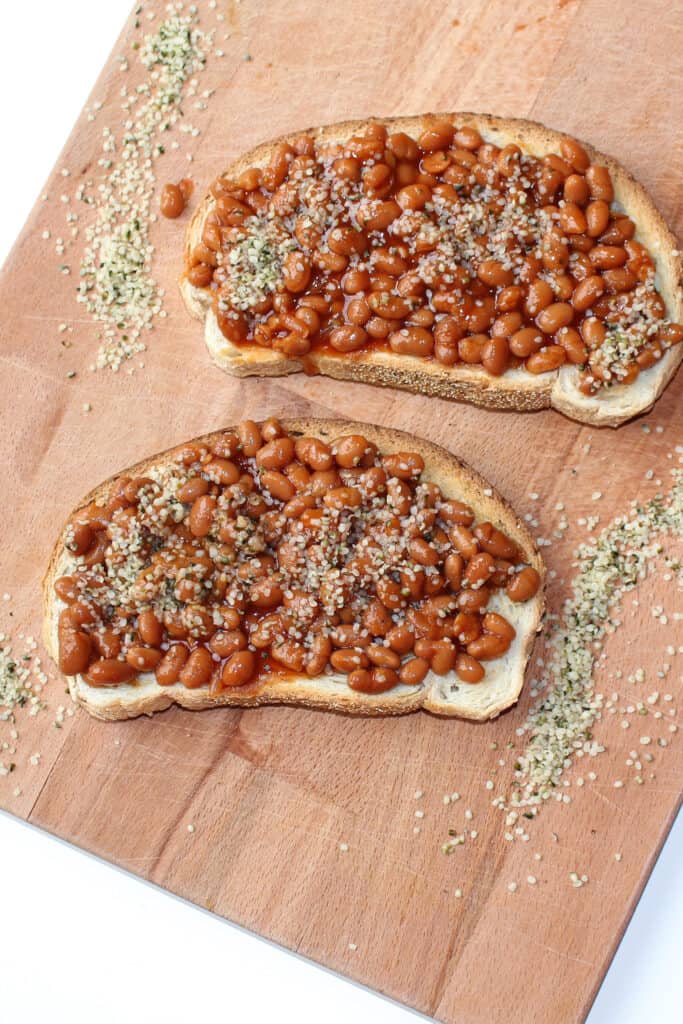 easy healthy breakfast baked beans on toast